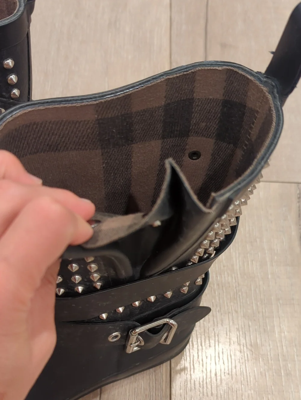 Burberry black mid